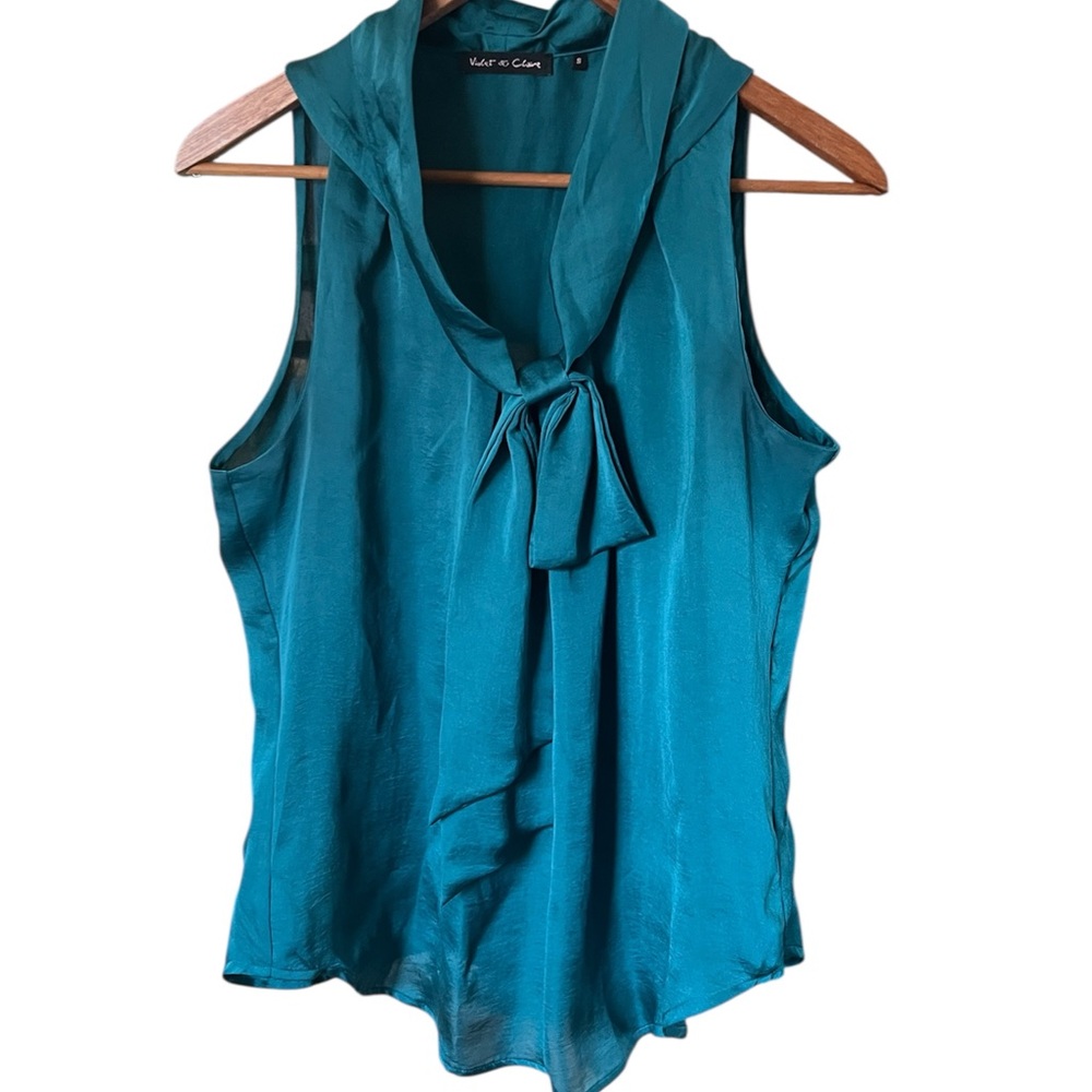 Violet & Claire Turquoise Sleeveless Blouse with Bow